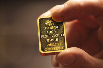 Giá vàng hôm nay 4/5/2024: SJC tiếp đà tăng lên đỉnh cao kỷ lục, thế giới giảm