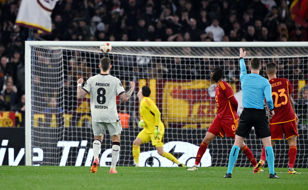 Bayer Leverkusen tiếp tục bay cao ở Europa League Leverkusen.jpg