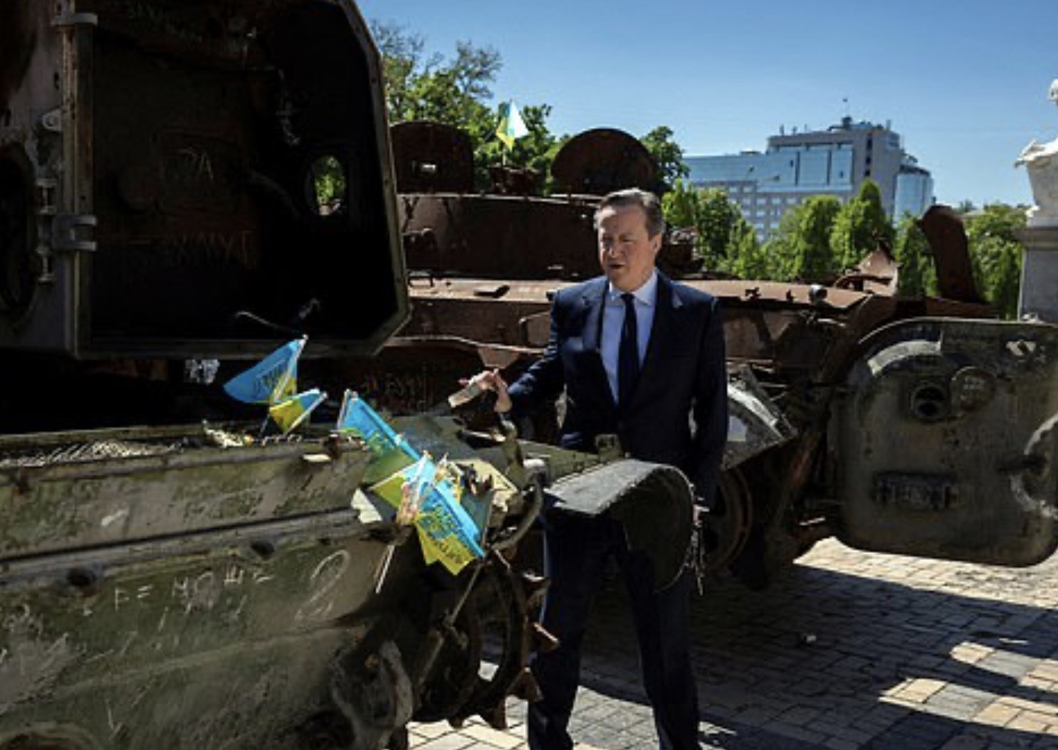 ngoại trưởng anh.jpg