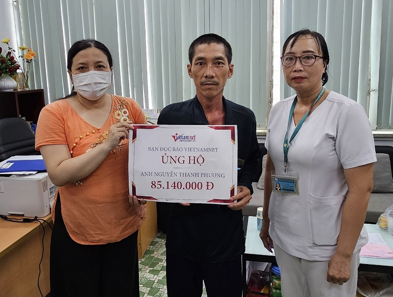 trao tien nguyen thanh phuong.jpg