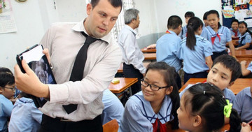 Vietnam becomes more attractive to foreign workers
