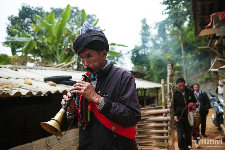 red dao wedding14.jpg