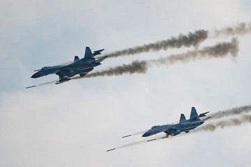 Ukraine tấn công sâu buộc Nga di dời hàng chục máy bay quân sự xa tiền tuyến