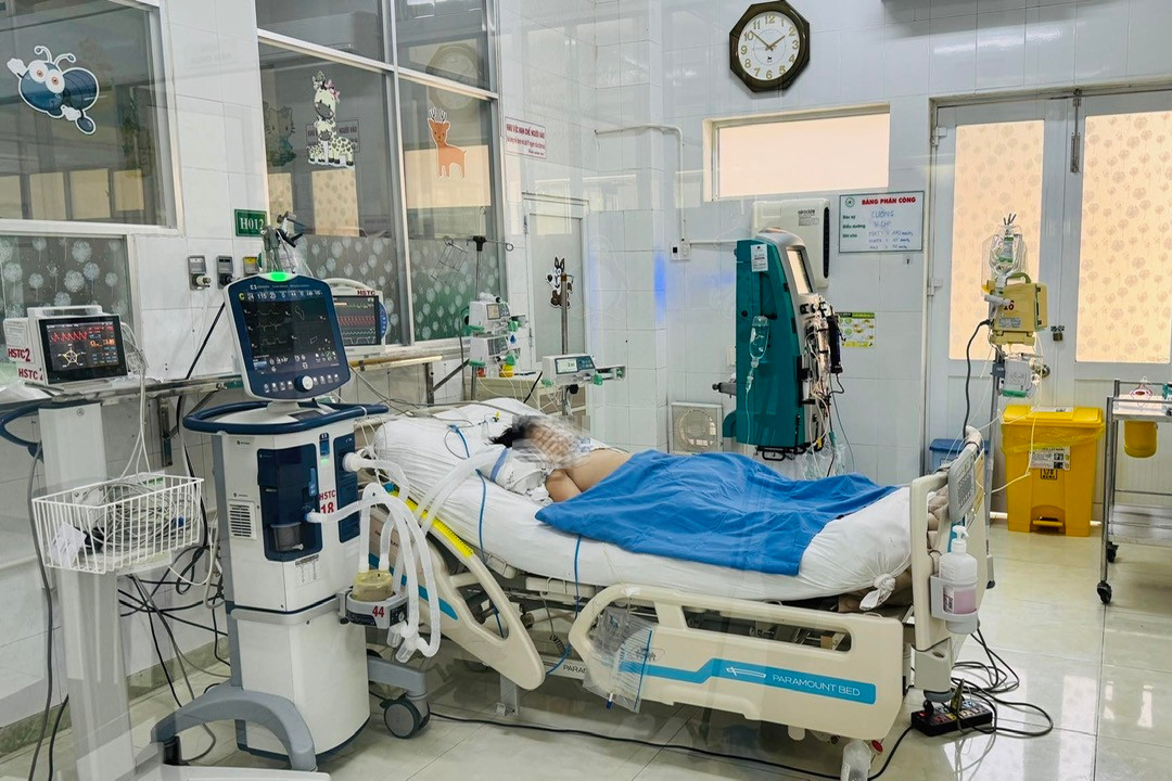 Vụ nghi ngộ độc ở Đồng Nai: Chuyển bệnh nhi nặng nhất lên Bệnh viện Nhi đồng 1