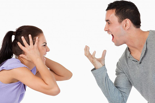 Đưa bạn thân đi đánh ghen cùng, người vợ về ám ảnh suốt cả tháng