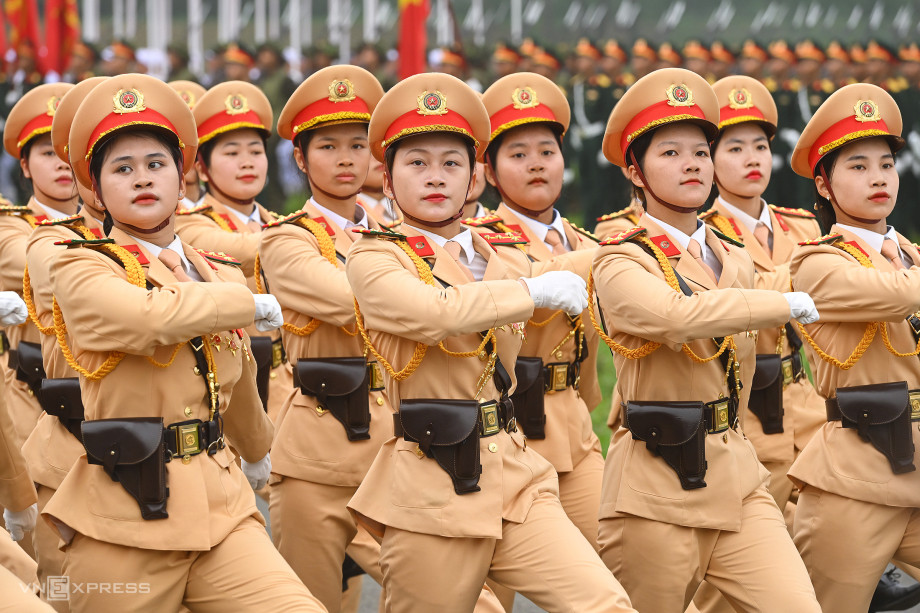 Bản tin trưa 5/5: Nghìn quân diễu binh trước kỷ niệm Chiến thắng Điện Biên Phủ