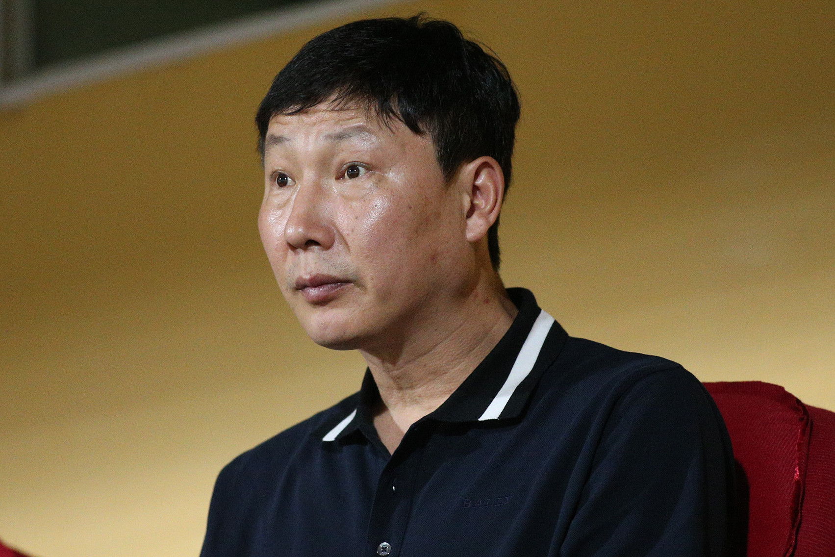 HLV Kim Sang Sik chăm chú 'soi giò' Thanh Bình, Hoàng Đức