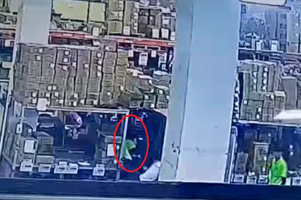 Nam công nhân tự ý lái xe nâng, gây tai nạn khiến đồng nghiệp tử vong
