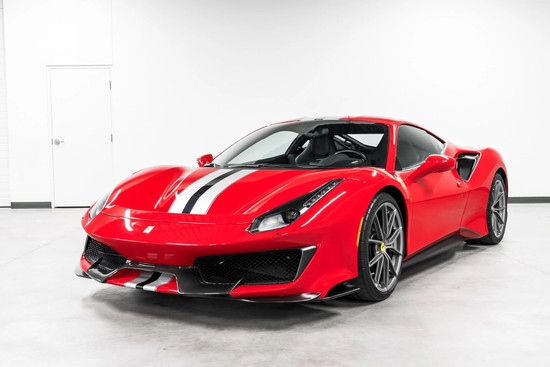 Cặp đôi siêu xe Ferrari trị giá trên 15 tỷ về tay ông Đặng Lê Nguyên Vũ