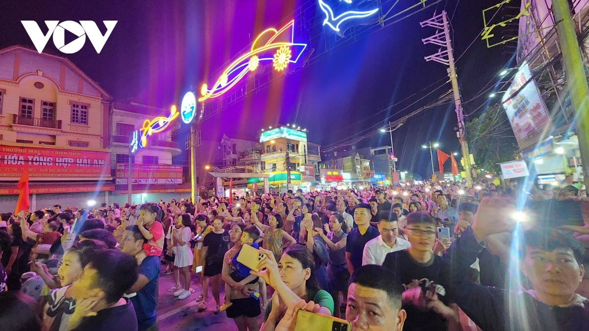 drone show lights up dien bien phu skies ahead of victory day ceremony picture 2