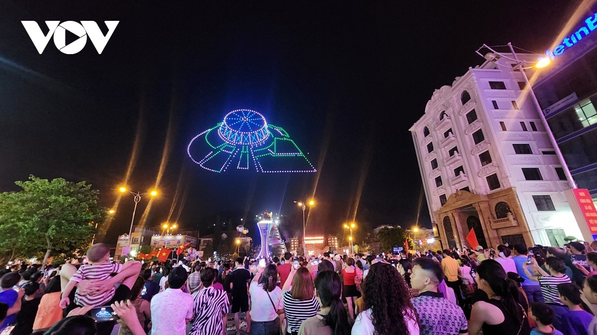 drone show lights up dien bien phu skies ahead of victory day ceremony picture 9