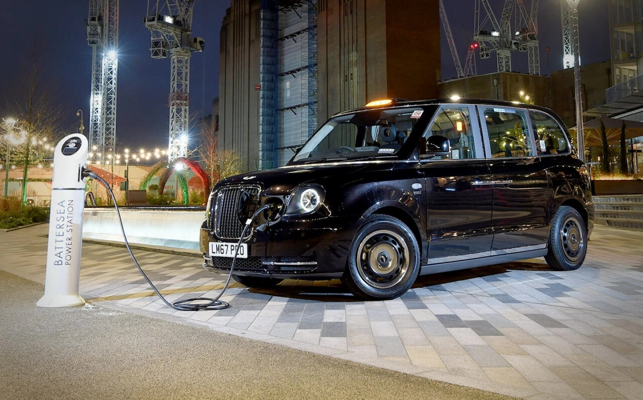 electric taxi levc.webp