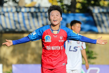Giải bóng đá nữ VĐQG 2024: Bích Thuỳ giúp Thái Nguyên thắng giòn