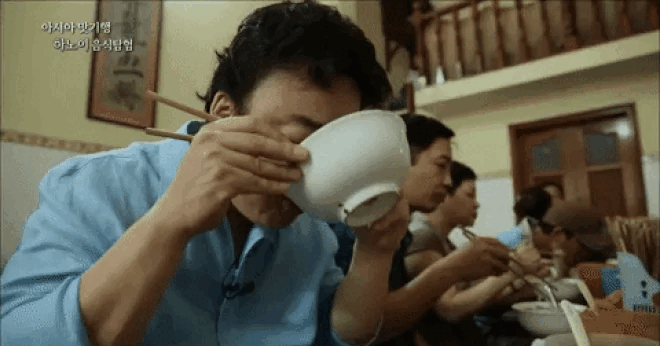 Hanoi's pho restaurants praised by foreign media
