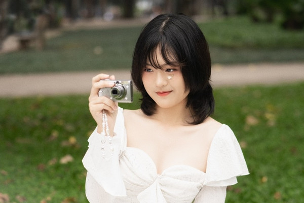 Nữ sinh Hà Nội xinh đẹp trúng tuyển đại học hàng đầu châu Á