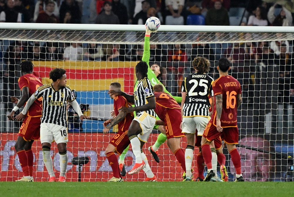 Hòa Juventus, Roma nguy cơ hụt vé dự Champions League roma v juventus 8.jpg
