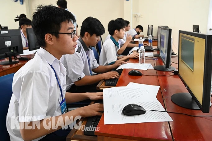Sôi nổi hội thi tin học trẻ tỉnh Kiên Giang