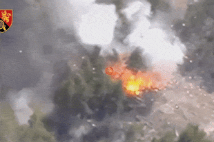 Video quân đội Ukraine phá tung pháo tự hành Nga ở Luhansk