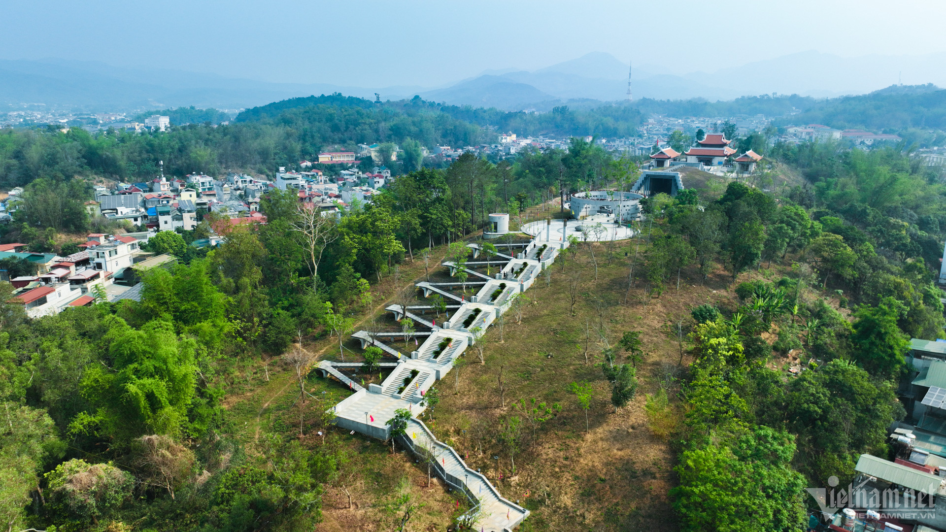 W-ky-niem-70-nam-chien-thang-dien-bien-phu-den-tho-liet-si-17-1.jpg
