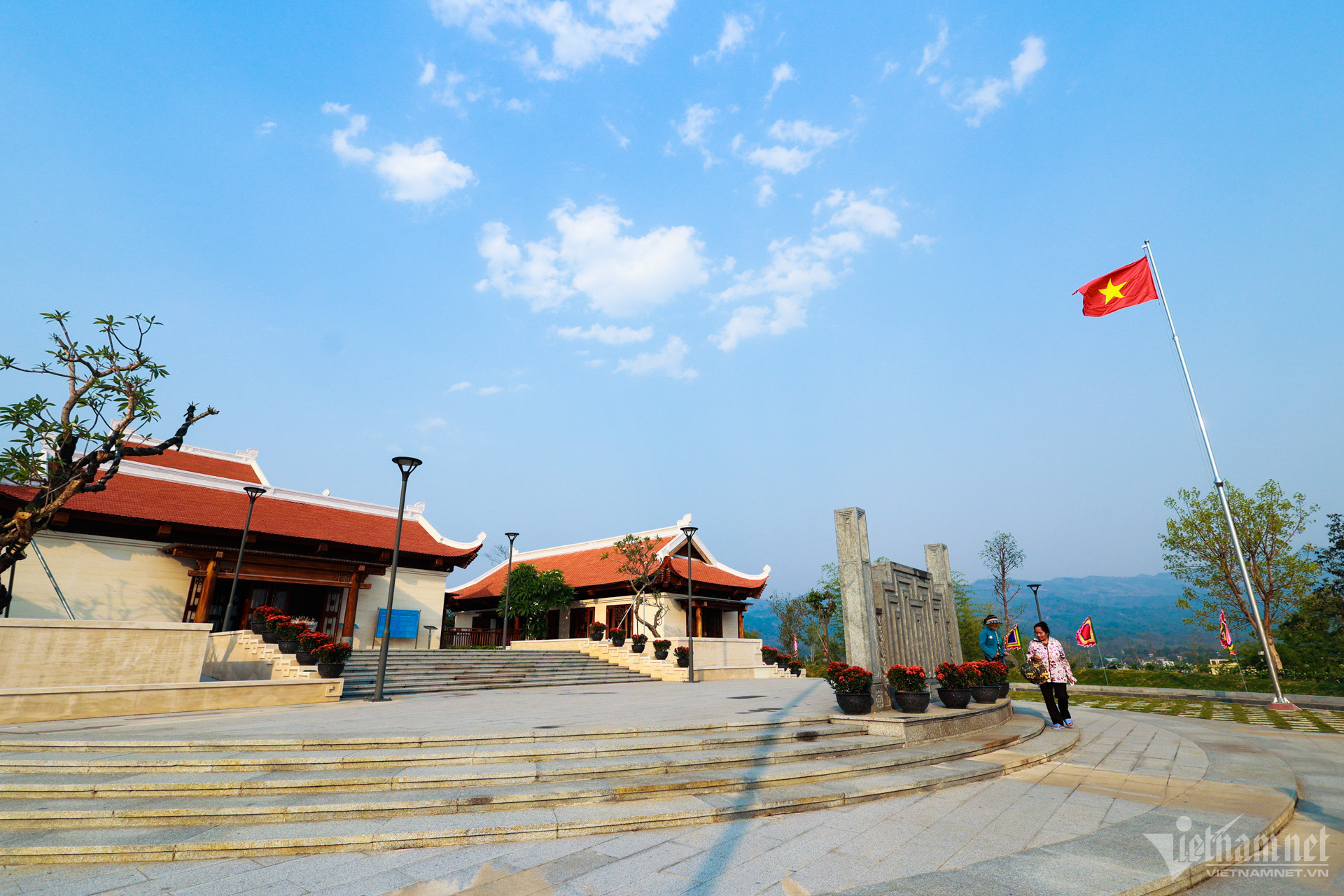 W-ky-niem-70-nam-chien-thang-dien-bien-phu-den-tho-liet-si-6-1.jpg