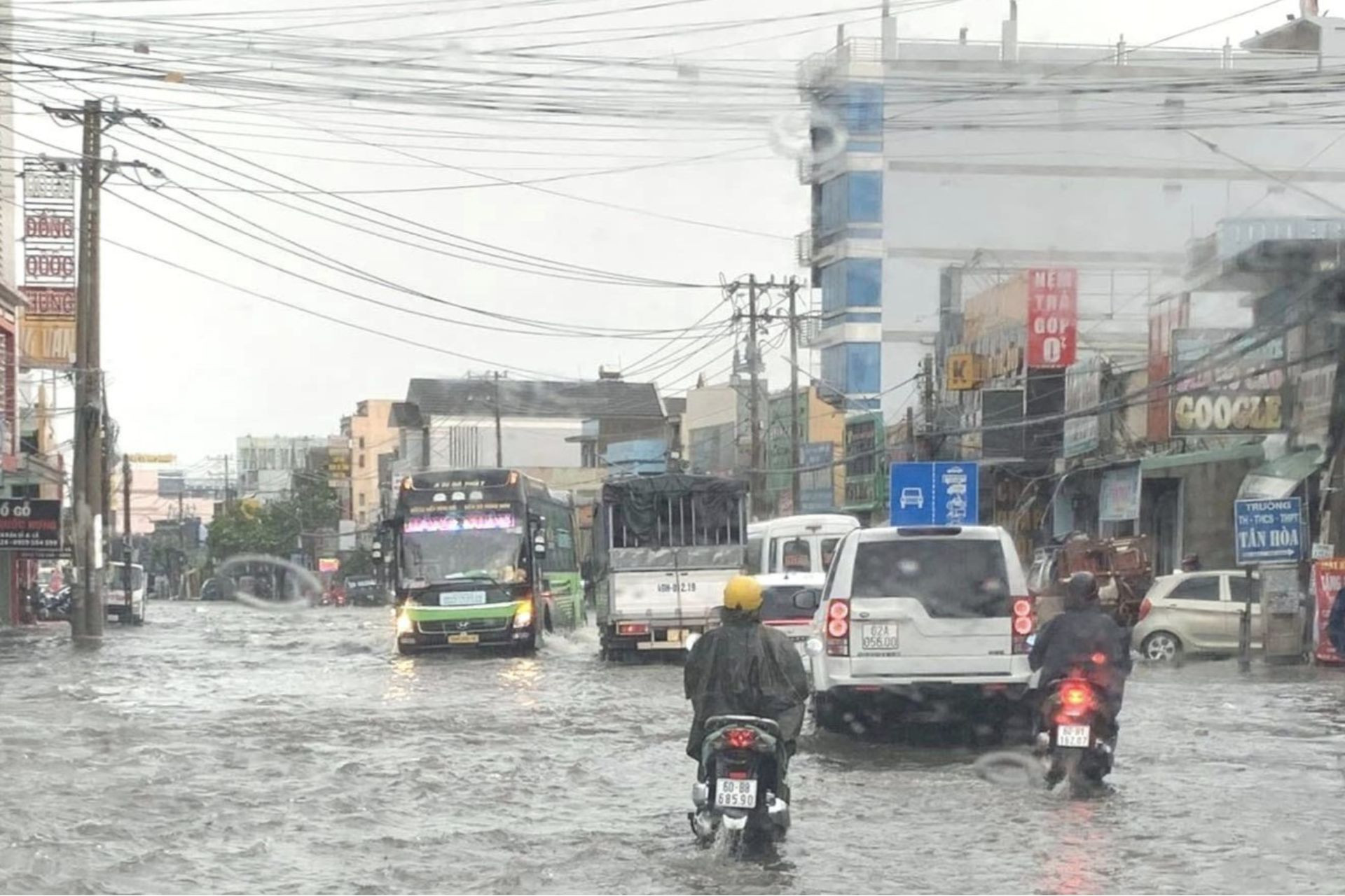 1 mưa ngập Đồng Nai.jpg