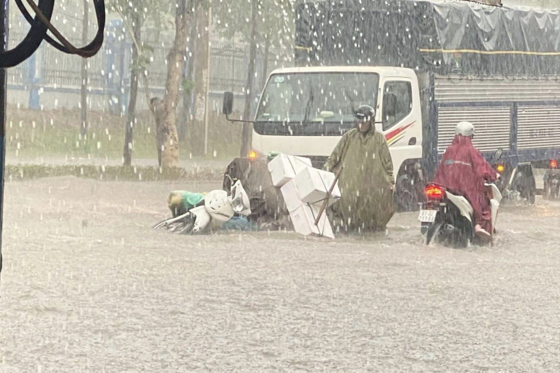 2 mưa ngập Đồng Nai.jpg