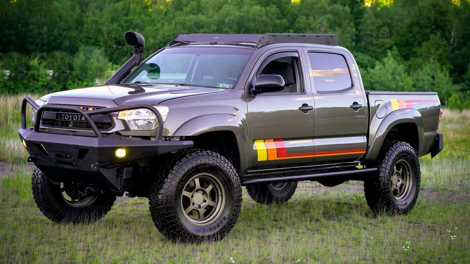 72015 toyota tacoma pickup.jpeg