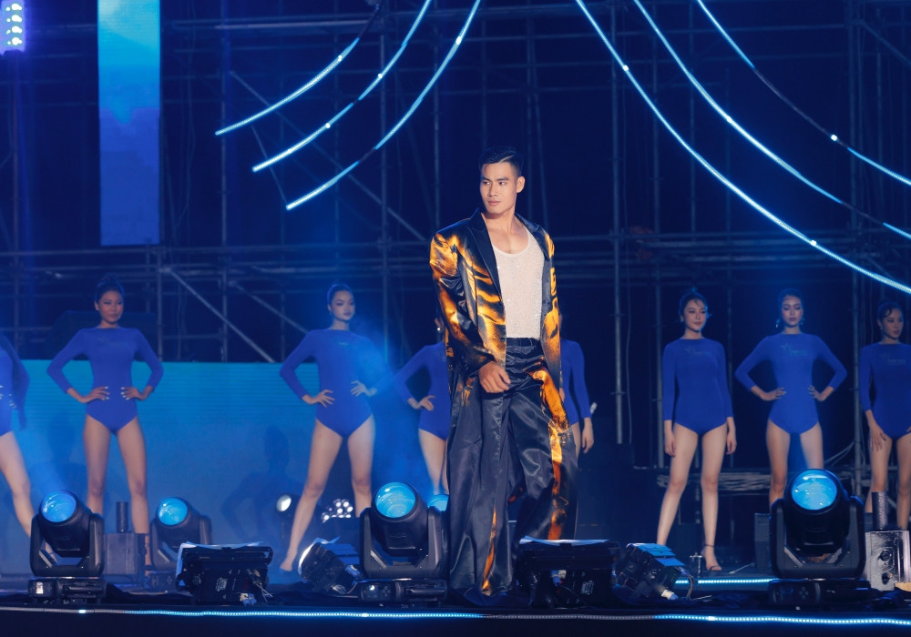 batch ddcoach danh chieu linh mister global 2021.jpg