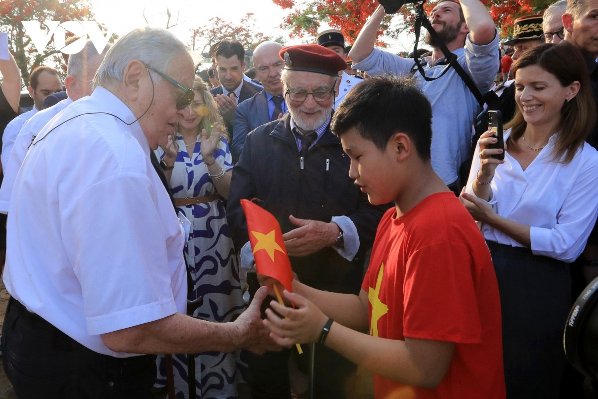 french defense minister lecornu visits former dien bien phu battlefield picture 4