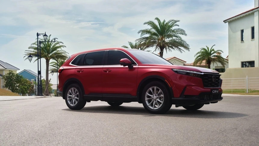 khuyen mai oto anh 2