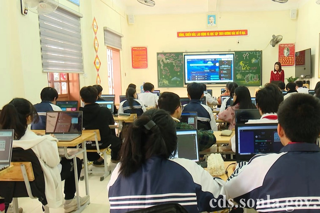 Mô hình &apos;phòng học thông minh&apos; nâng cao chất lượng giáo dục Sơn La