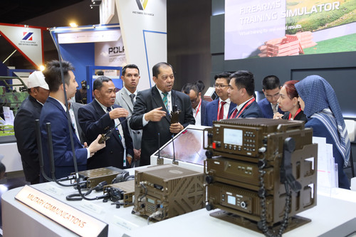 Viettel hợp tác với công ty Malaysia cung cấp sản phẩm quân sự công nghệ cao