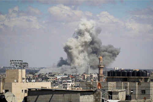 Xe tăng và binh lính Israel tấn công Rafah, Hamas đồng ý ngừng bắn