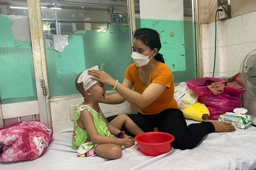 Bạn đọc ủng hộ bé Nguyễn Nữ Tâm Di gần 48 triệu đồng