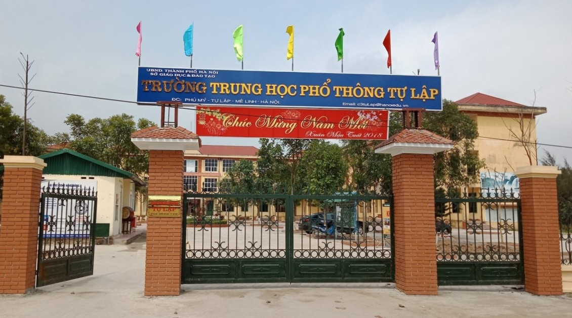 Suddenly, the school accused the school of encouraging students not to take the high school graduation exam in Hanoi