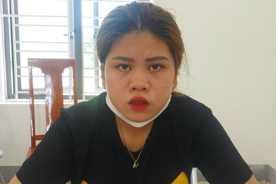 Bé gái 4 tuổi ở Hà Tĩnh bị dì ruột dùng cán chổi, móc áo đánh đập trong 3 ngày vì lười ăn