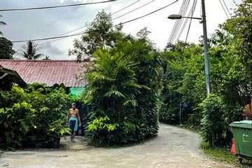 Bên trong ngôi làng kỳ lạ giữa Singapore hiện đại