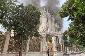 Biệt thự trăm tỷ của đại gia ở Quảng Ninh cháy dữ dội