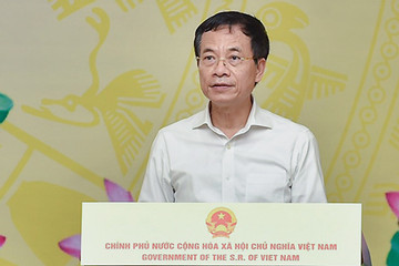 Bộ trưởng Nguyễn Mạnh Hùng phát biểu khai mạc Chương trình “Sóng và máy tính cho em”