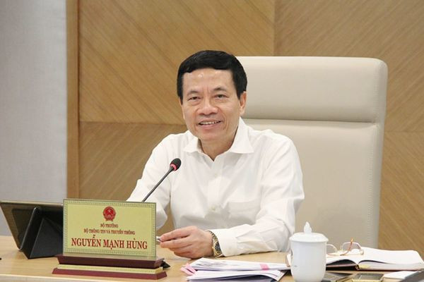 Bộ trưởng Nguyễn Mạnh Hùng phát biểu tại hội nghị tổng kết khối báo chí