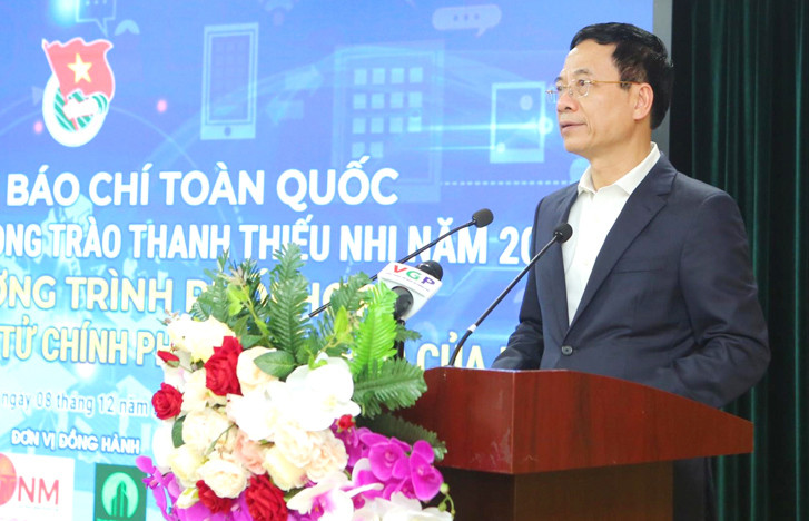 Bộ trưởng Nguyễn Mạnh Hùng phát biểu tại Lễ trao giải thưởng toàn quốc các báo Đoàn thanh niên