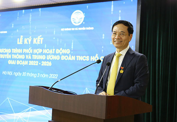 Bộ trưởng Nguyễn Mạnh Hùng phát biểu về thanh niên và chuyển đổi số