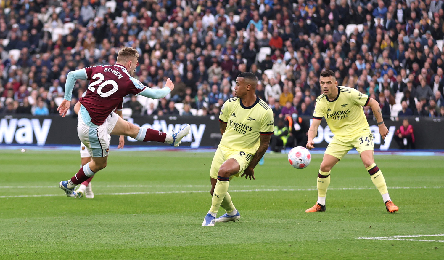 Tin bóng đá 2/5: MU mua Bowen, De Jong tái ngộ Ten Hag