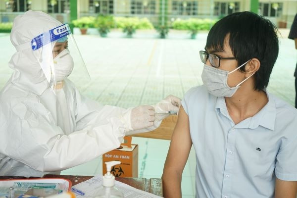 Covid-19 news today 1/5 Vietnam added 3,717 Covid-19 cases, down 1,392 people