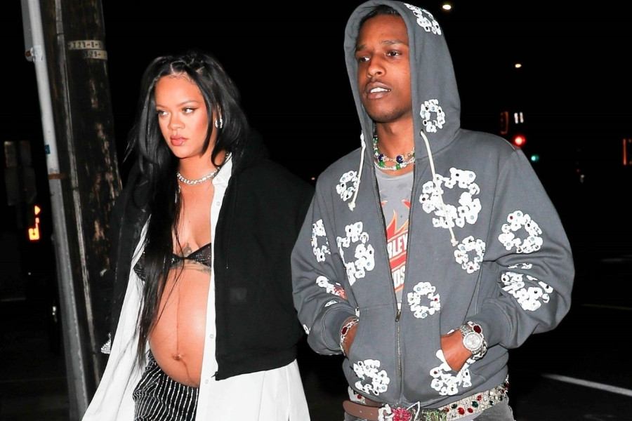 Ca sĩ tỷ phú Rihanna và bạn trai lần đầu lộ diện sau khi bị bắt tại sân bay