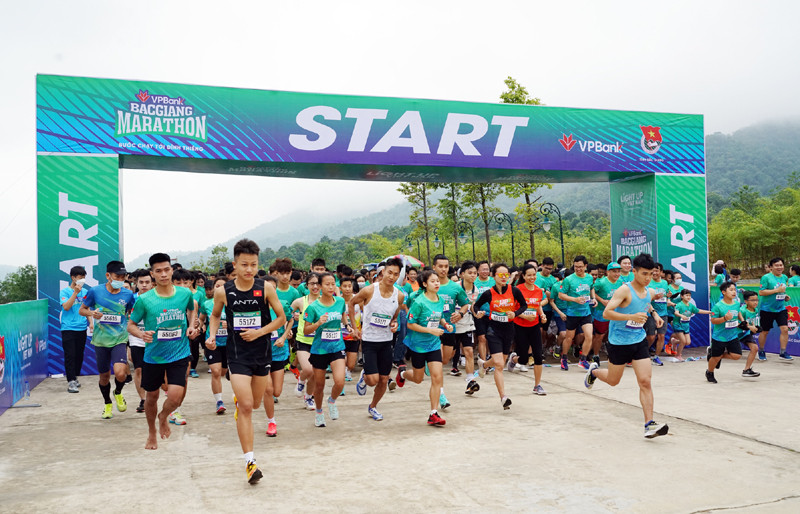 Hơn 1.000 vận động viên tham gia VPBank Bắc Giang Marathon 2022