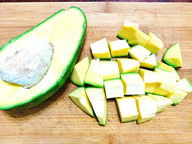 {Nguyên liệu làm món chè bơ}