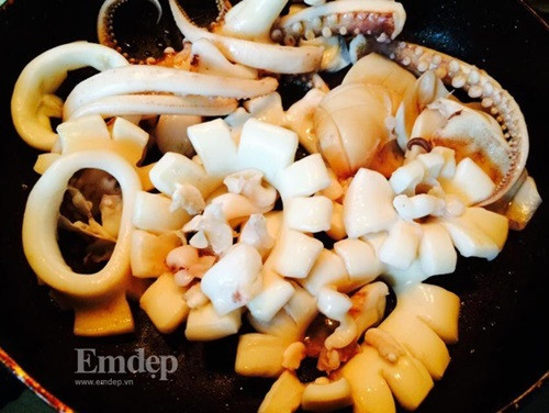 {mực xào dứa thơm ngon chuẩn vị}
