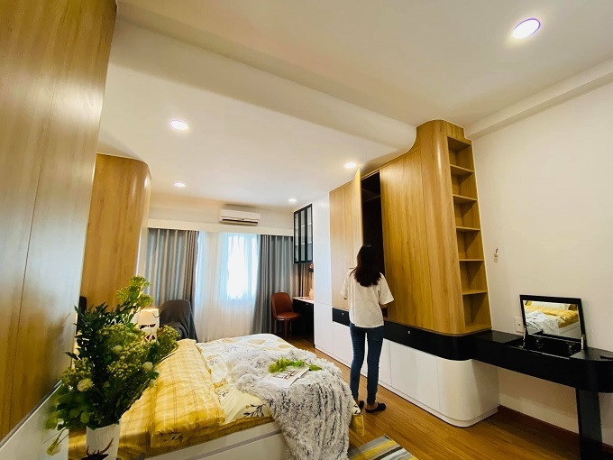 Renovate the room like a cool studio, smart furniture to expand the area