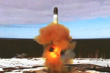 Cận cảnh uy lực tên lửa đạn đạo mạnh nhất thế giới vừa được Nga phóng thành công